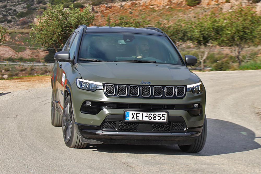 https://autogreeknews.gr/wp-content/uploads/2022/01/Jeep-Compass-4xe-240-HP-2.jpg