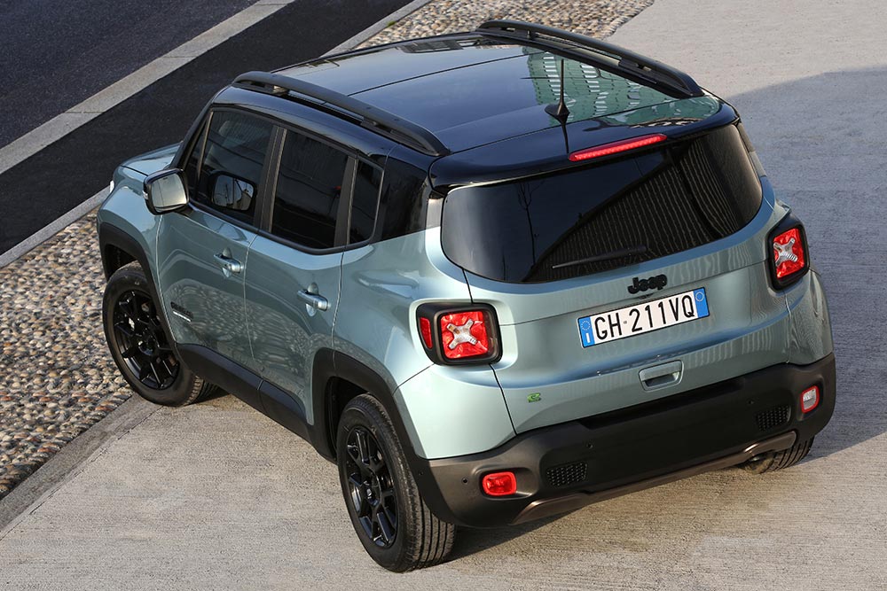 https://autogreeknews.gr/wp-content/uploads/2022/01/Jeep®-Renegade-e-Hybrid-back.jpg