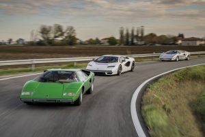 Lamborghini-Countach-LPI-800-4-Dynamic-Shots-30