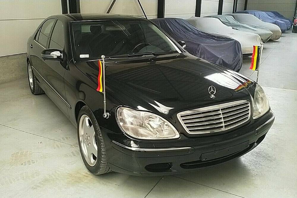 https://autogreeknews.gr/wp-content/uploads/2022/01/Mercedes-Benz_S_63_AMG_W220_ex-belgian-king_for-sale-1-1.jpg