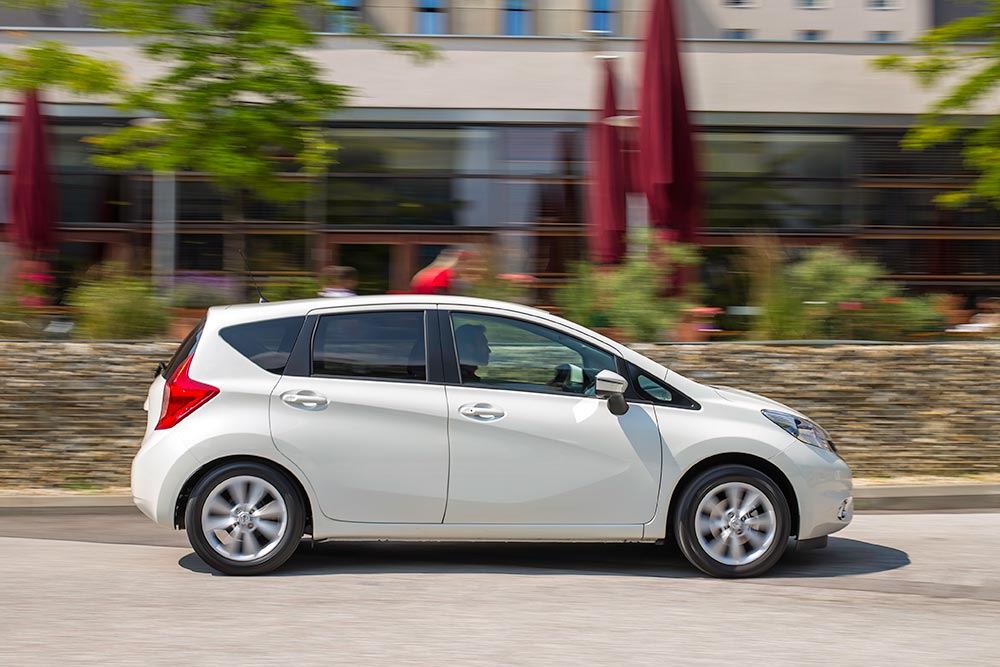 https://autogreeknews.gr/wp-content/uploads/2022/01/Nissan-Note-2013-2.jpg