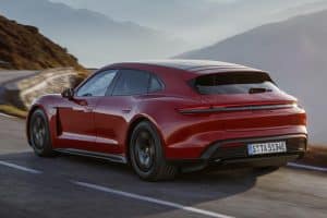 Porsche-Taycan-Sport-Turismo-pisw-kinisi2