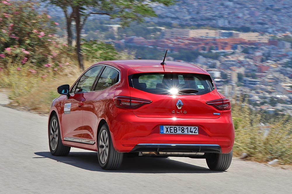 https://autogreeknews.gr/wp-content/uploads/2022/01/Renault-Clio-Hybrid-15.jpg