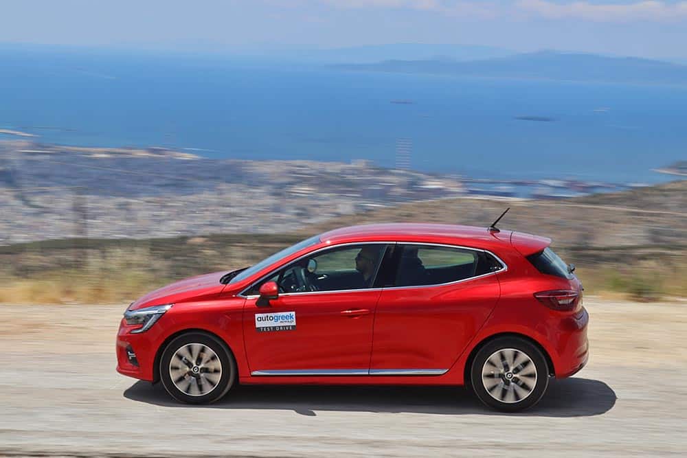 https://autogreeknews.gr/wp-content/uploads/2022/01/Renault-Clio-Hybrid-2.jpg