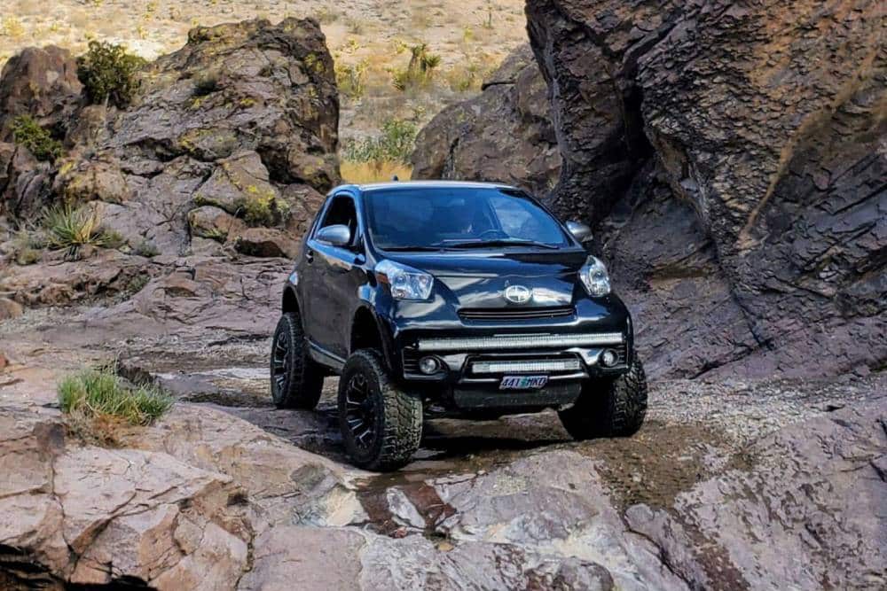 https://autogreeknews.gr/wp-content/uploads/2022/01/Scion-IQ-4x4-Off-Roader-Conversion-9.jpg