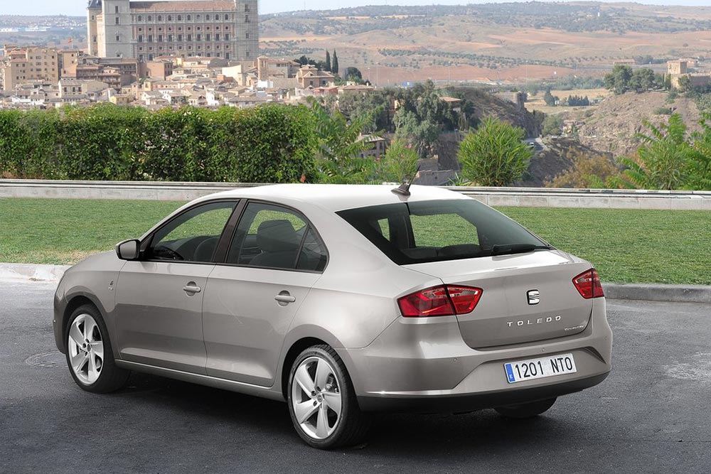https://autogreeknews.gr/wp-content/uploads/2022/01/Seat-Toledo-2013-2.jpg