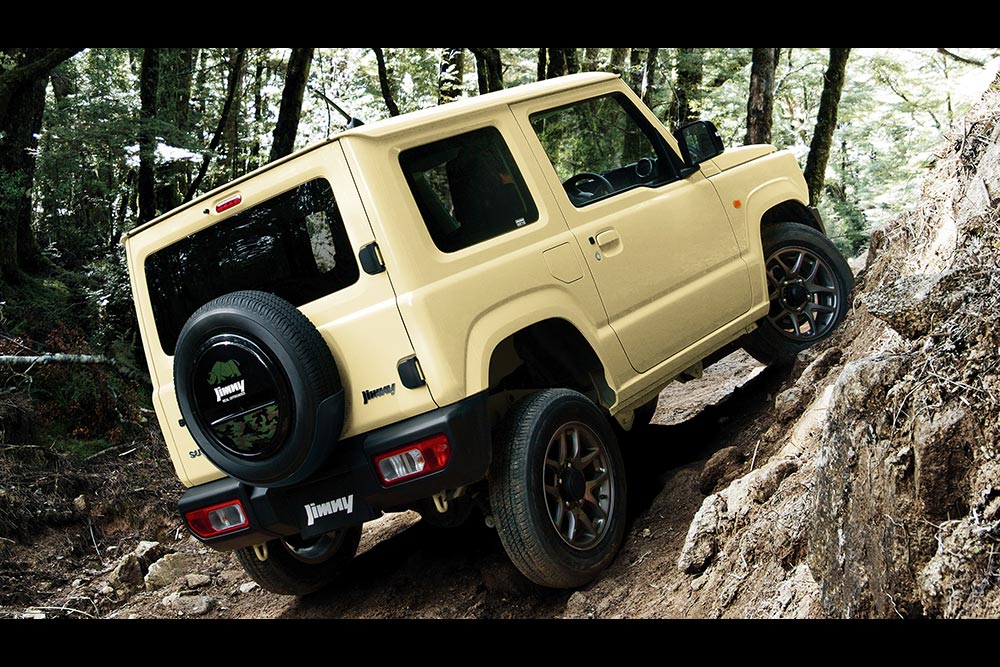 https://autogreeknews.gr/wp-content/uploads/2022/01/Suzuki-Jimny-Japan-2.jpg
