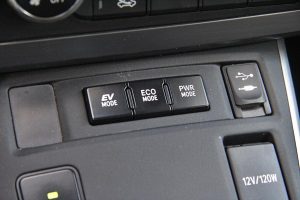 Toyota-Auris-HSD (10)