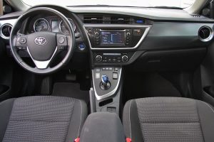 Toyota-Auris-HSD (13)