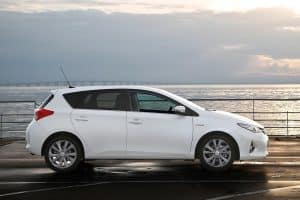 Toyota-Auris-Hybrid-2012-(2)