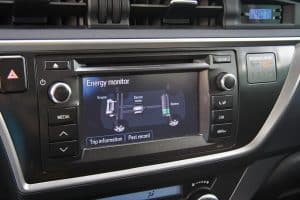 Toyota-Auris-Hybrid-2014