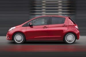 Toyota-Yaris-2011-(2)