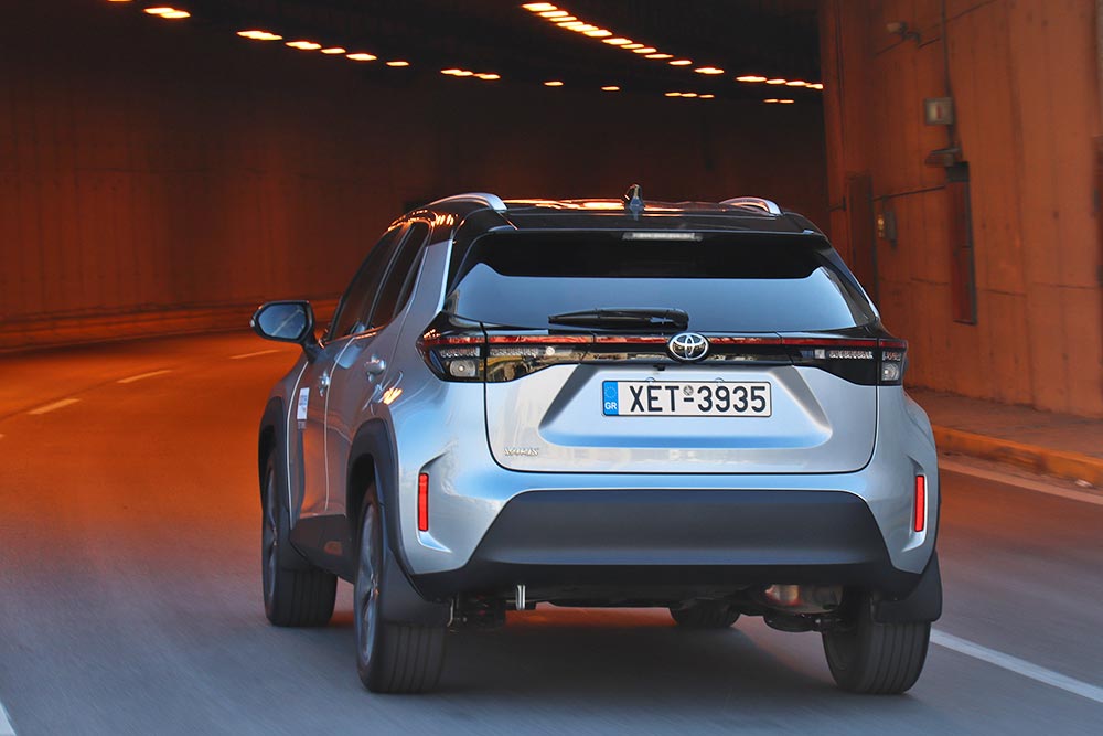 https://autogreeknews.gr/wp-content/uploads/2022/01/Toyota-Yaris-Cross-1.5-125-hp-4.jpg