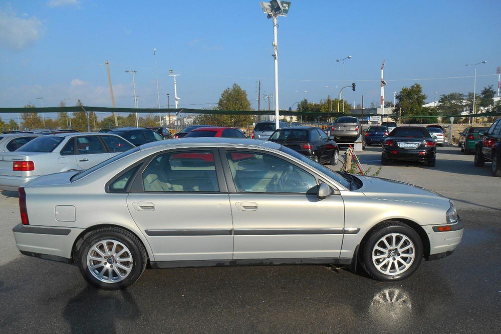 https://autogreeknews.gr/wp-content/uploads/2022/01/Volvo-S90-1999-6.jpg