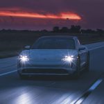 a-porsche-taycan-goes-from-below-sea-level-to-pike (11)