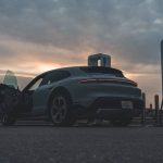 a-porsche-taycan-goes-from-below-sea-level-to-pike (13)