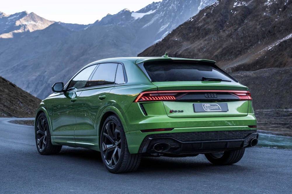 https://autogreeknews.gr/wp-content/uploads/2022/01/audi-rs-q8-climbs-the-alps-2.jpg