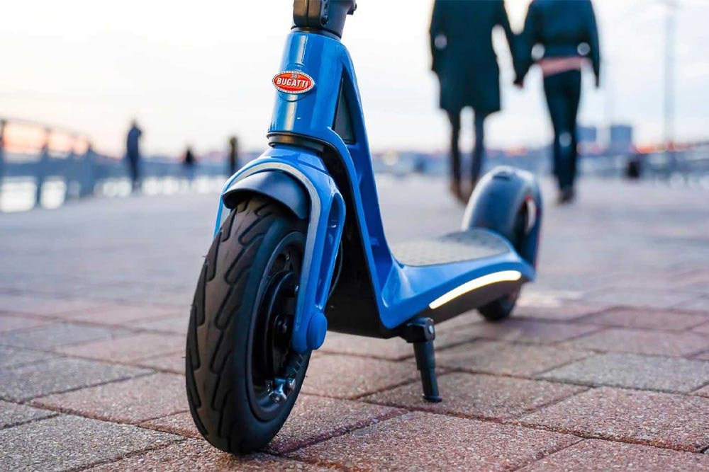 https://autogreeknews.gr/wp-content/uploads/2022/01/bugatti-electric-scooter-2.jpg