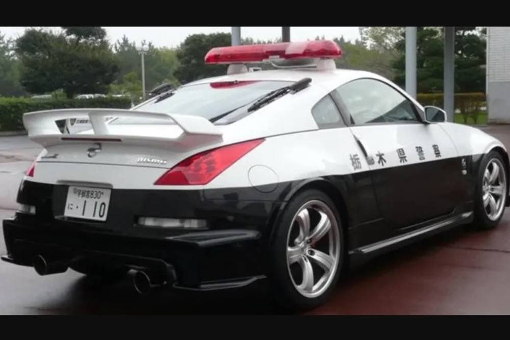 https://autogreeknews.gr/wp-content/uploads/2022/01/nismo-350z-police-car.jpg
