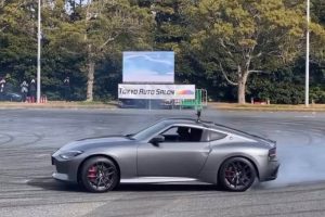 nissan z coupe drift