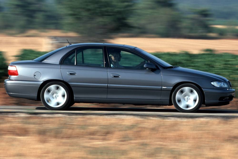 https://autogreeknews.gr/wp-content/uploads/2022/01/opel_omega_2.jpg
