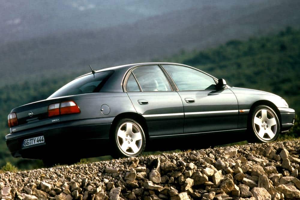 https://autogreeknews.gr/wp-content/uploads/2022/01/opel_omega_91.jpg