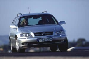 opel_omega_caravan_12