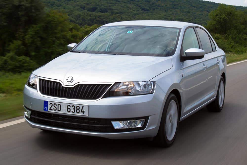 https://autogreeknews.gr/wp-content/uploads/2022/01/skoda_rapid_2012-3.jpg