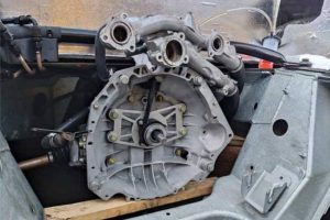 this-delorean-is-ready-to-receive-a-french-engine- (4)