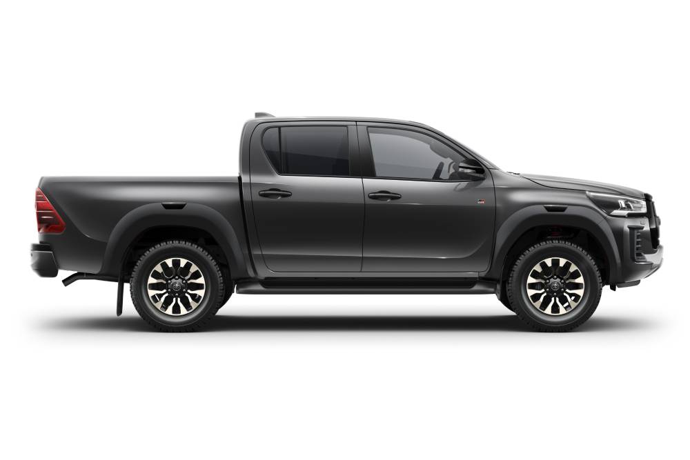 https://autogreeknews.gr/wp-content/uploads/2022/01/toyota-hilux-gr-sport-4.jpg