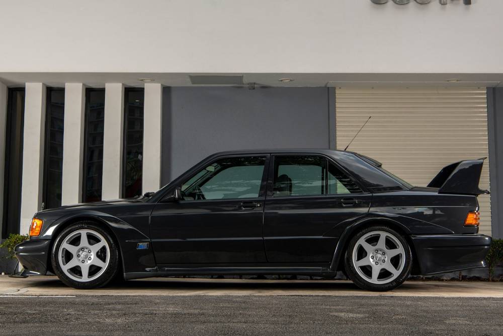 https://autogreeknews.gr/wp-content/uploads/2022/02/1990_mercedes-benz_190e-2-1.jpg