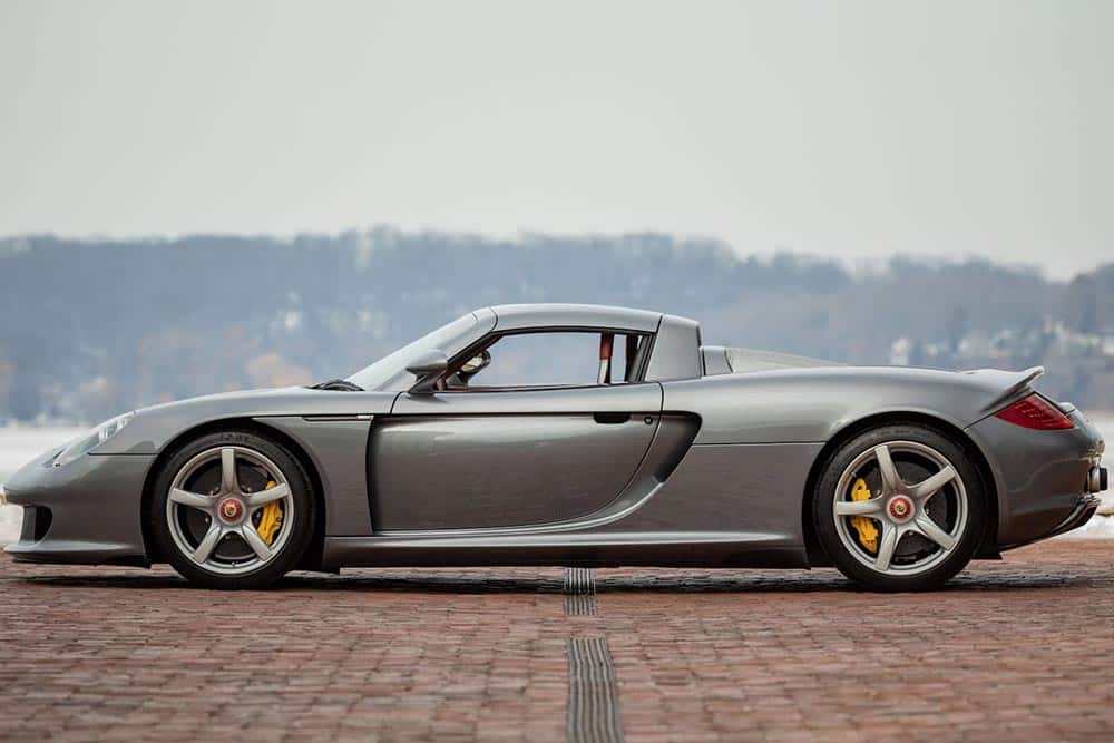 https://autogreeknews.gr/wp-content/uploads/2022/02/2005-Porsche-Carrera-GT-17.jpg