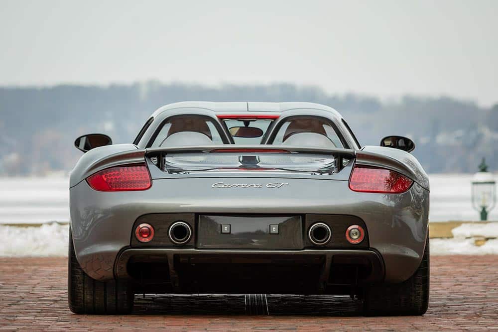 https://autogreeknews.gr/wp-content/uploads/2022/02/2005-Porsche-Carrera-GT-3.jpg
