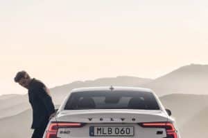 2022-Volvo-S60-Black-Edition-10