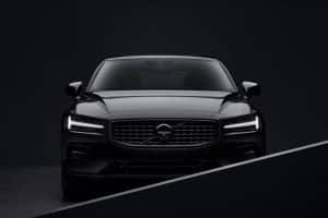 2022-Volvo-S60-Black-Edition-2