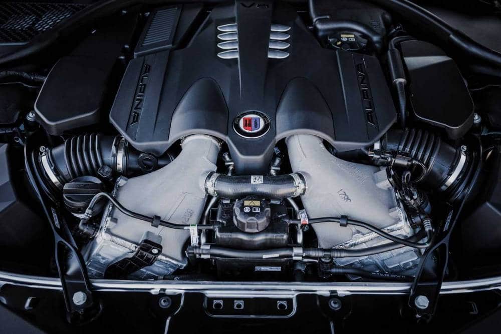 https://autogreeknews.gr/wp-content/uploads/2022/02/2022-alpina-b8-gran-coupe-engine.jpg