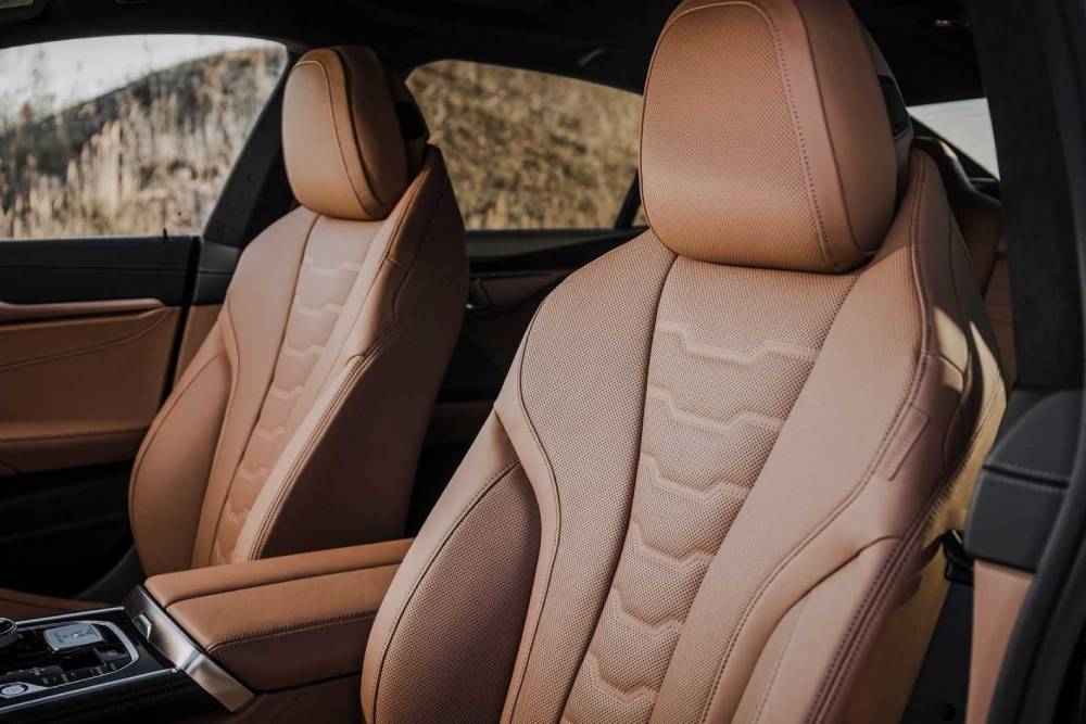 https://autogreeknews.gr/wp-content/uploads/2022/02/2022-alpina-b8-gran-coupe-interior-2.jpg