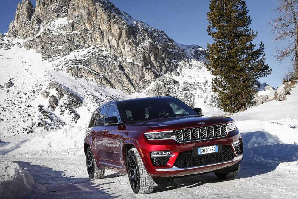 https://autogreeknews.gr/wp-content/uploads/2022/02/2022-jeep-grand-cherokee.jpg