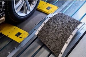 2023-bmw-i7-undergoes-acoustic-testing (2)