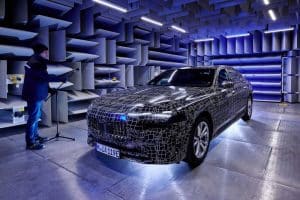 2023-bmw-i7-undergoes-acoustic-testing (3)