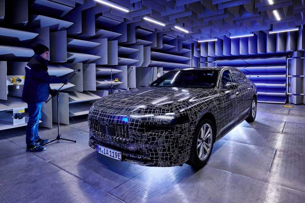 https://autogreeknews.gr/wp-content/uploads/2022/02/2023-bmw-i7-undergoes-acoustic-testing-3.jpg