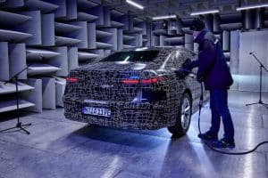 2023-bmw-i7-undergoes-acoustic-testing (4)