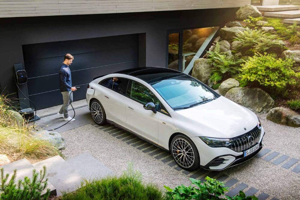 https://autogreeknews.gr/wp-content/uploads/2022/02/AMG-EQE-53-00001.jpg