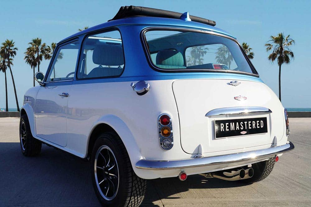 https://autogreeknews.gr/wp-content/uploads/2022/02/David-Brown-Automotive-MINI-REMASTERED-3.jpg