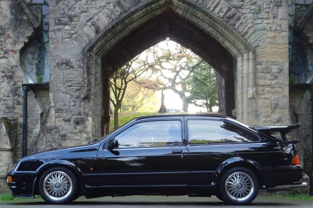 https://autogreeknews.gr/wp-content/uploads/2022/02/FORD_SIERRA_RS500_COSWORTH_2DR_16.jpg