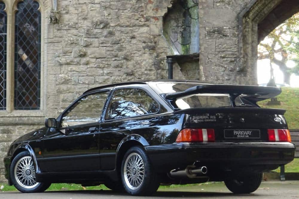 https://autogreeknews.gr/wp-content/uploads/2022/02/FORD_SIERRA_RS500_COSWORTH_2DR_27.jpg