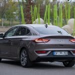 Hyundai_i30_fastback_007