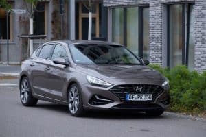 Hyundai_i30_fastback_009-1_wid_1024