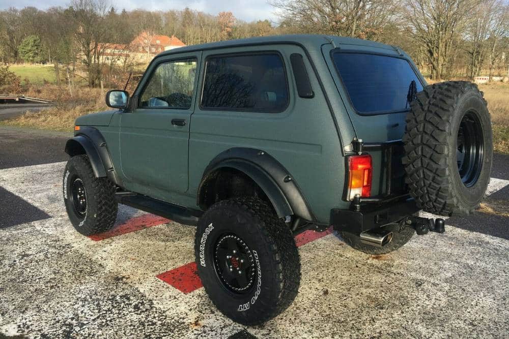 https://autogreeknews.gr/wp-content/uploads/2022/02/Lada-Niva-ZUBR-Monster-eBay-6.jpg