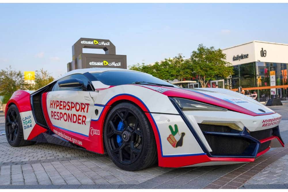 https://autogreeknews.gr/wp-content/uploads/2022/02/Lykan_HyperSport_2022_Dubai_ambulance_03.jpg